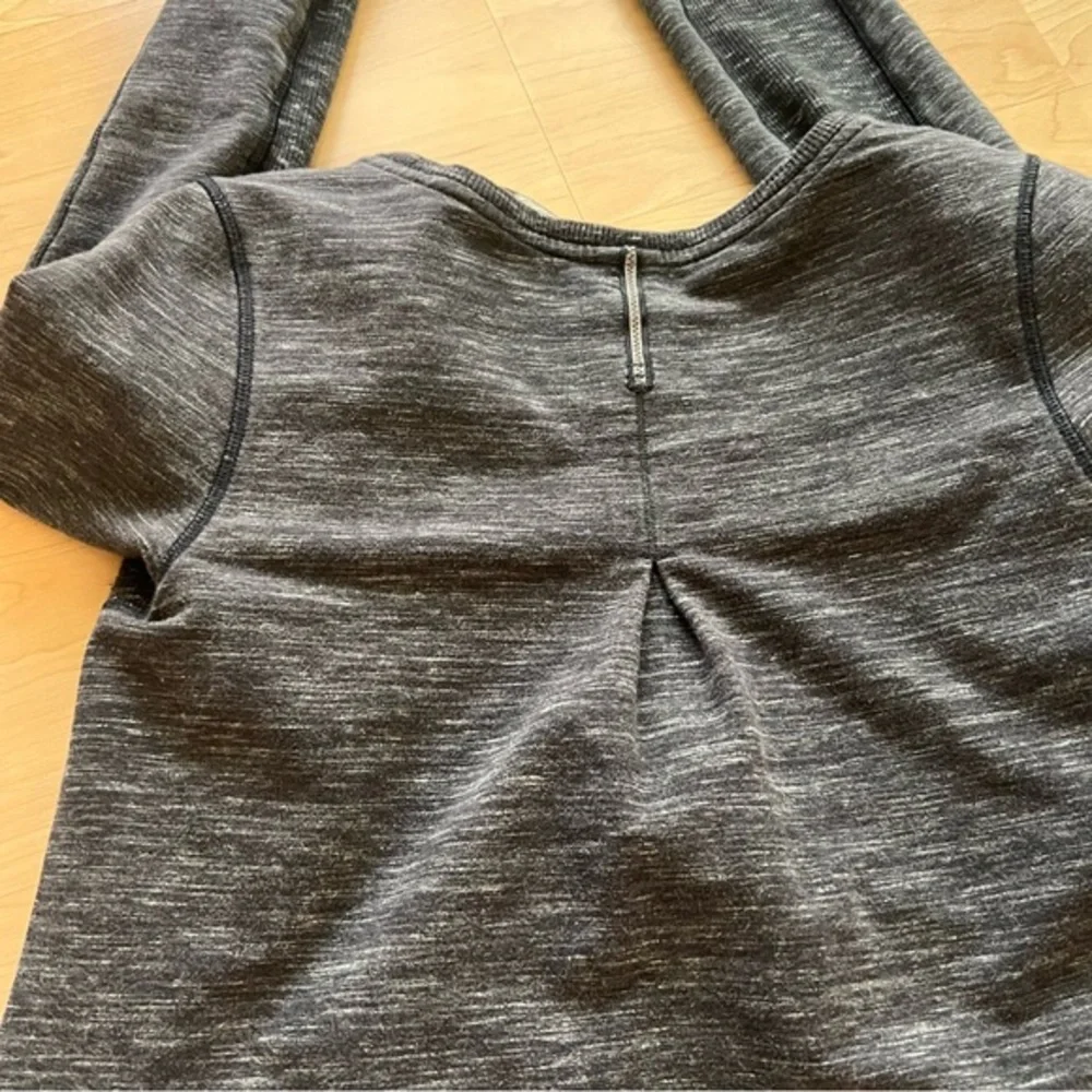 LULULEMON Exhalation Pullover II‎ Sweatshirt Marled Black Long Sleeve Size 6
